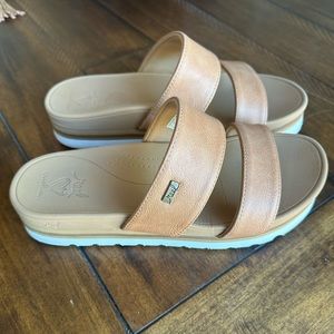 Reef Women’s Banded Horizon Sandal